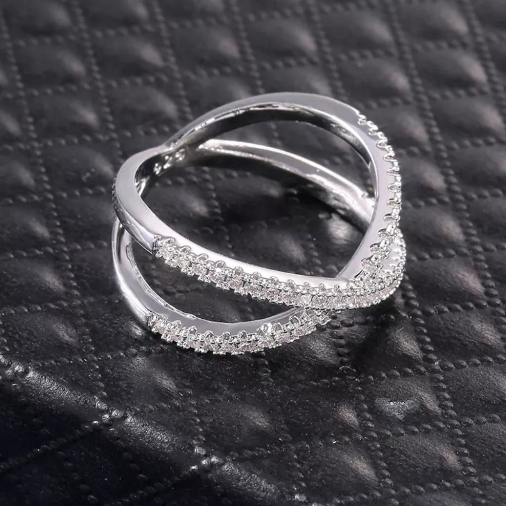 New CROSS Band Infinity pave White Sapphire Ring - Picture 5 of 7